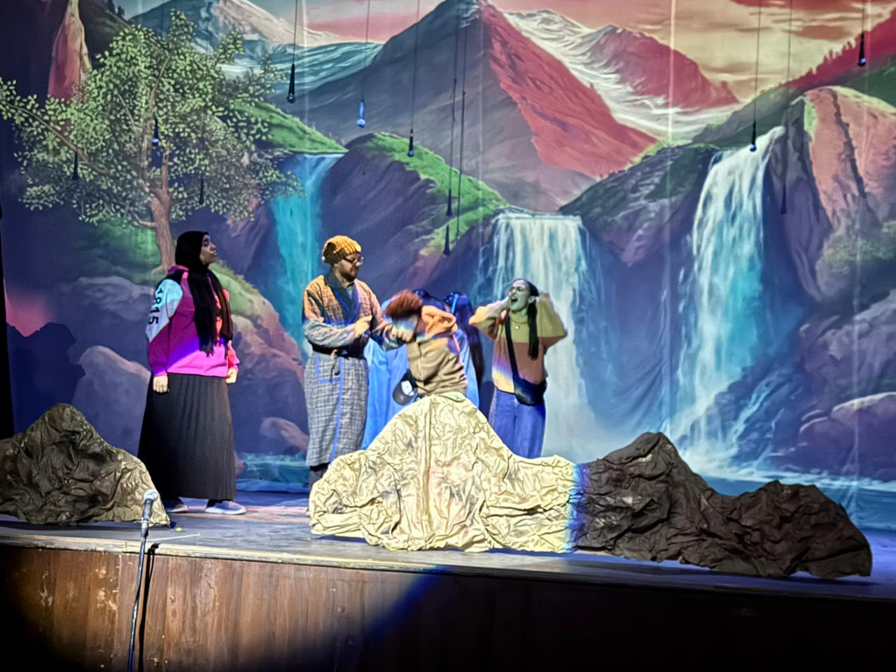 قصور الثقافة تعرض هجرة الماء ضمن فعاليات مهرجان مصر الدولي لمسرح الطفل والعرائس بالإسكندرية 